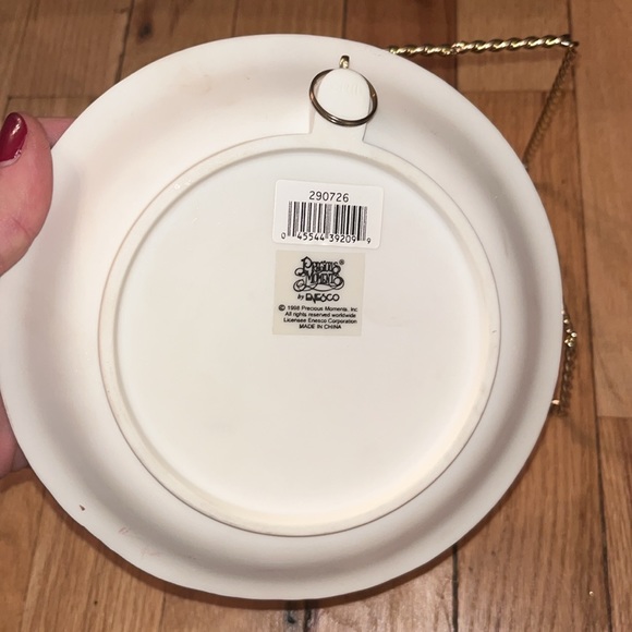 Precious Moments Decorative Display Plate - Picture 2 of 3